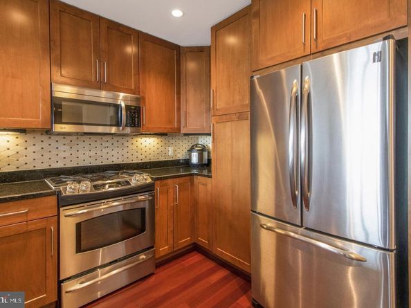 8220 Crestwood Heights Drive 814, Mclean VA 22102
