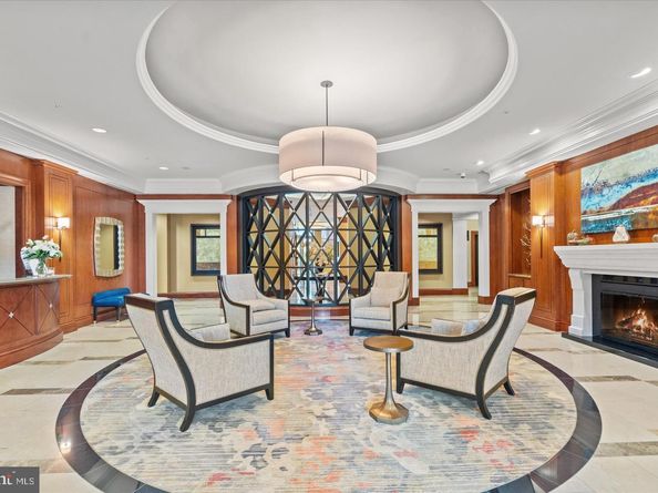 8220 Crestwood Heights Drive 814, Mclean VA 22102