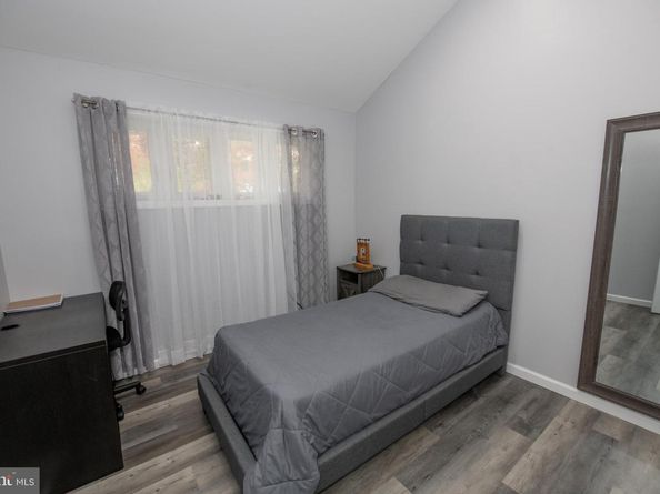 1309 Clyde Road, Warminster PA 18974
