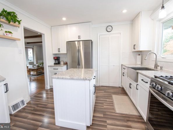 1309 Clyde Road, Warminster PA 18974