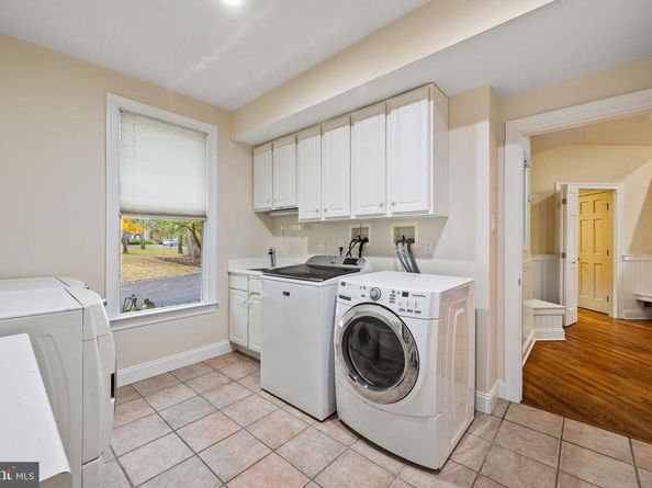 484 King Of Prussia Road, Wayne PA 19087