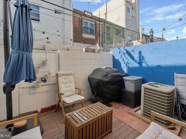 804 Sears Street, Philadelphia PA 19147