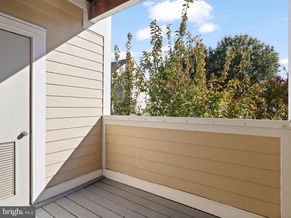 2711 Bellforest Court 201, Vienna VA 22180