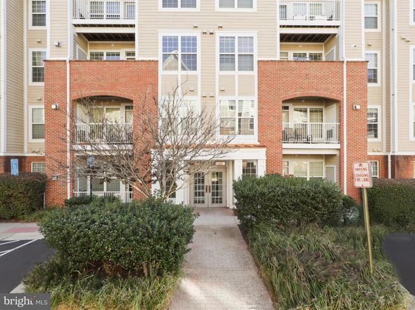 2711 Bellforest Court 201, Vienna VA 22180