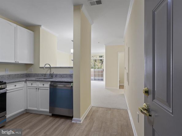 2711 Bellforest Court 201, Vienna VA 22180