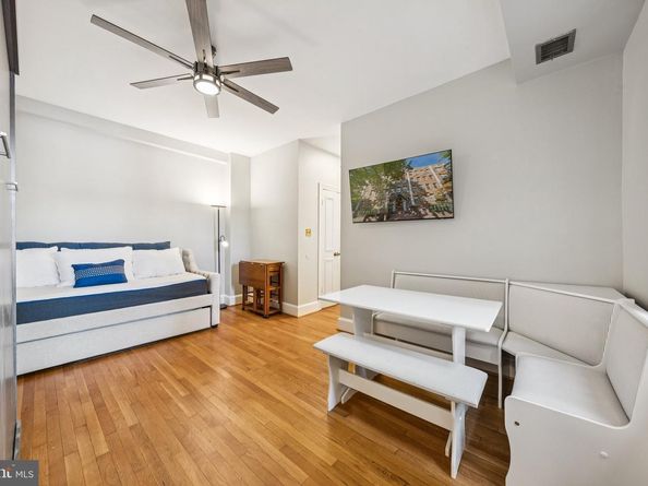 18 9TH Street NE 304, Washington DC 20002
