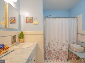 245 Barclay Circle, Cheltenham PA 19012