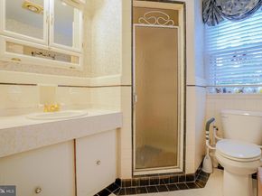 245 Barclay Circle, Cheltenham PA 19012