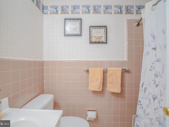 245 Barclay Circle, Cheltenham PA 19012