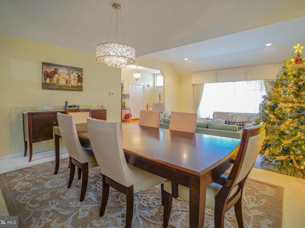 245 Barclay Circle, Cheltenham PA 19012