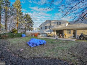 245 Barclay Circle, Cheltenham PA 19012