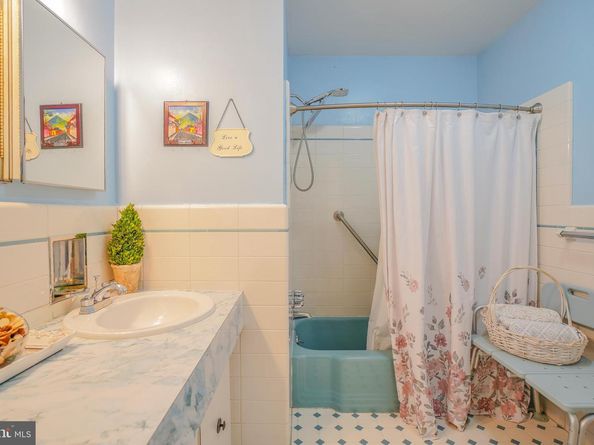 245 Barclay Circle, Cheltenham PA 19012