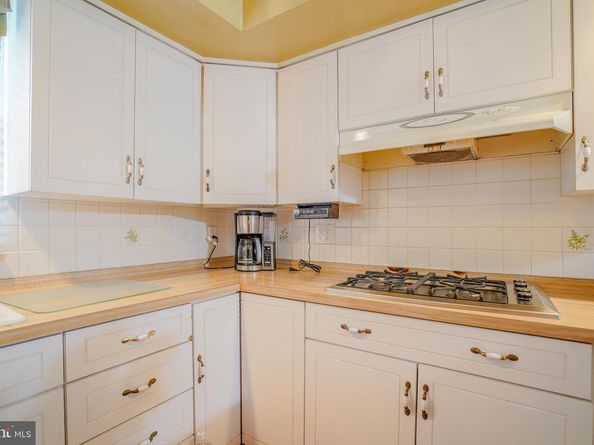 245 Barclay Circle, Cheltenham PA 19012