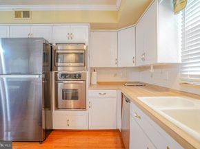 245 Barclay Circle, Cheltenham PA 19012