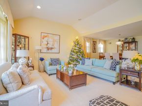 245 Barclay Circle, Cheltenham PA 19012