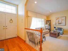 245 Barclay Circle, Cheltenham PA 19012