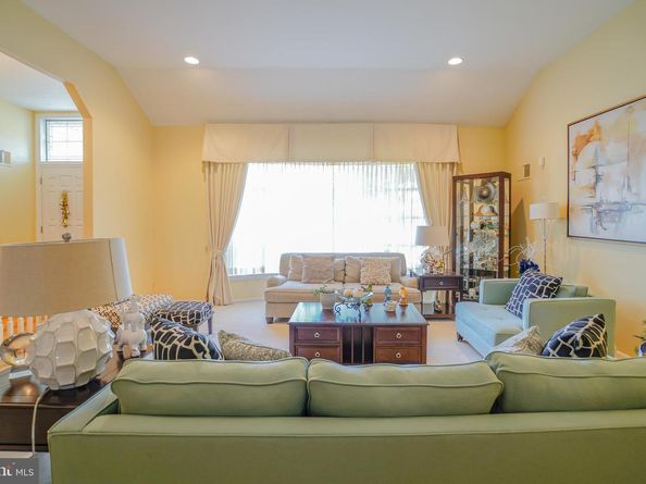 245 Barclay Circle, Cheltenham PA 19012