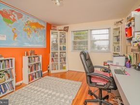 245 Barclay Circle, Cheltenham PA 19012