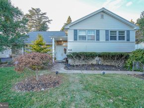 245 Barclay Circle, Cheltenham PA 19012