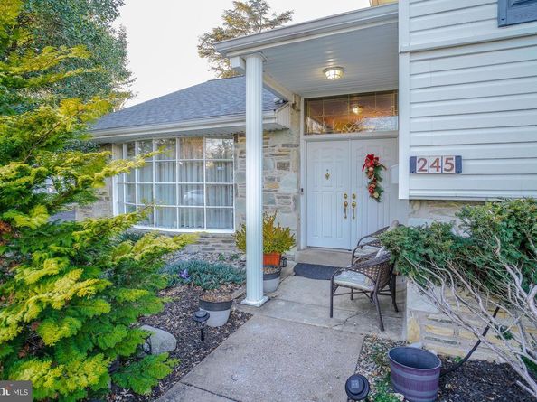 245 Barclay Circle, Cheltenham PA 19012