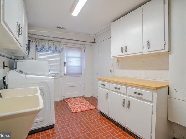 245 Barclay Circle, Cheltenham PA 19012