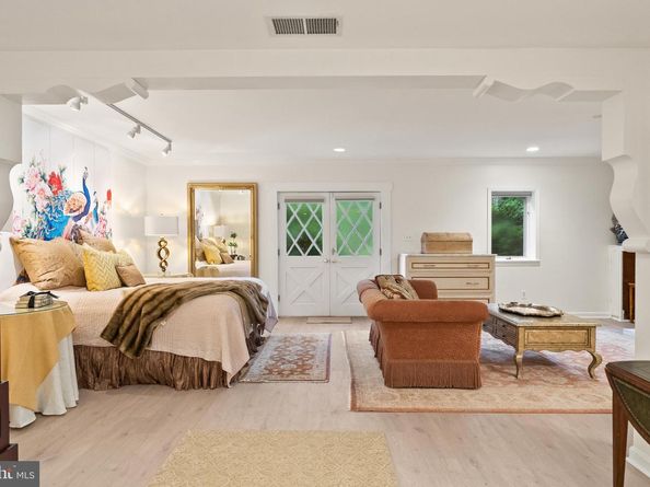 10205 Cedar Pond Drive, Vienna VA 22182