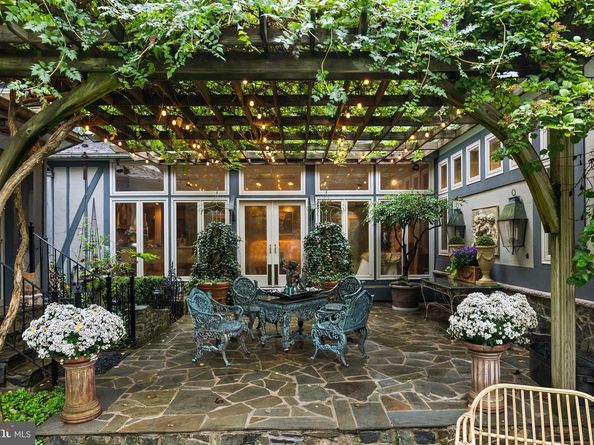 10205 Cedar Pond Drive, Vienna VA 22182