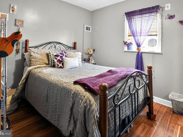 1822 S 12TH Street, Philadelphia PA 19148