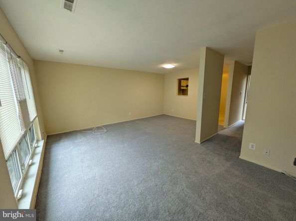 1687 Westwind Way 183, Mclean VA 22102