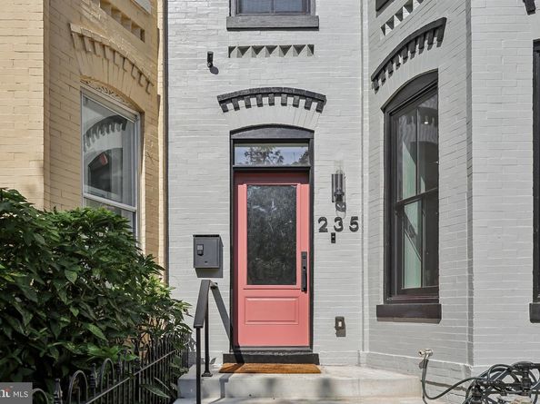 235 12TH Street SE, Washington DC 20003