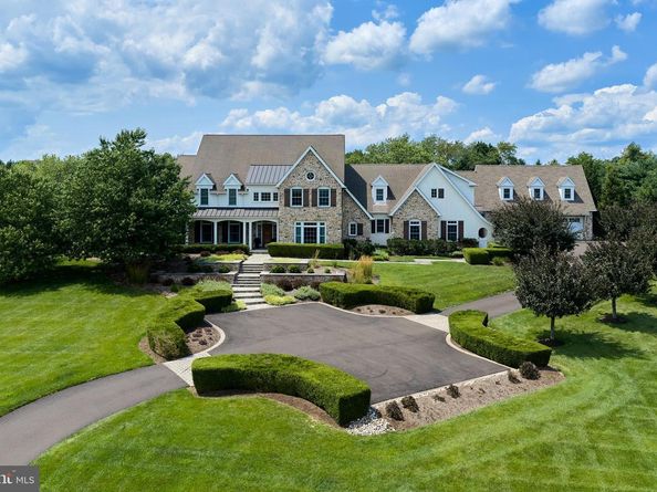 9 Vintage Farm Lane, Newtown PA 18940