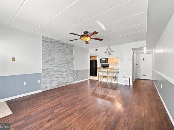 233 Township Line Road 5B, Elkins Park PA 19027