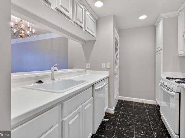 901 N Monroe Street 402, Arlington VA 22201