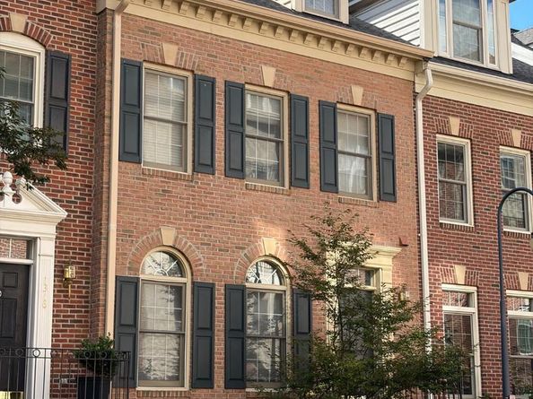 1318 N Adams Court, Arlington VA 22201