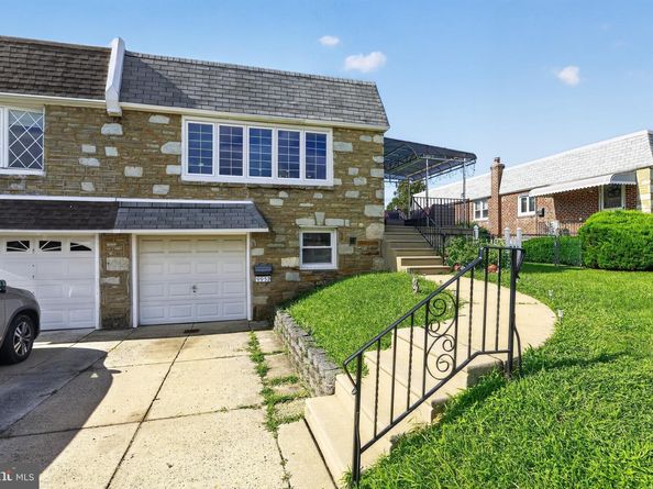 9952 Woodfern Road, Philadelphia PA 19115