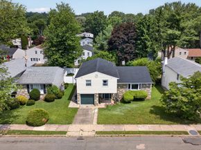 463 Pinewood Road, Philadelphia PA 19116