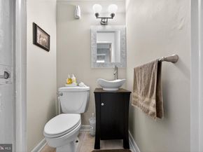 463 Pinewood Road, Philadelphia PA 19116