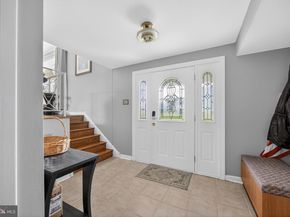 463 Pinewood Road, Philadelphia PA 19116