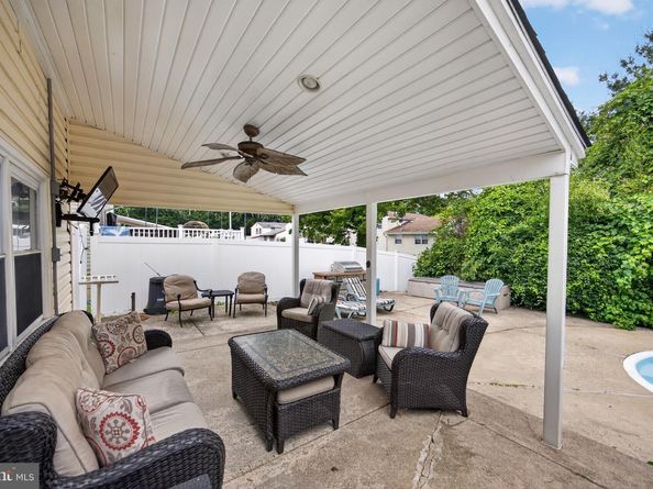 463 Pinewood Road, Philadelphia PA 19116