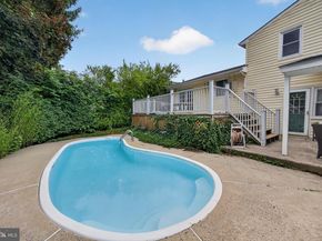 463 Pinewood Road, Philadelphia PA 19116