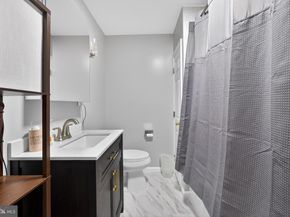 463 Pinewood Road, Philadelphia PA 19116