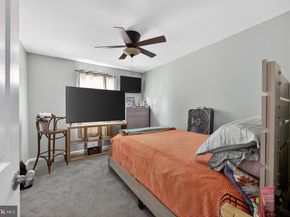 463 Pinewood Road, Philadelphia PA 19116
