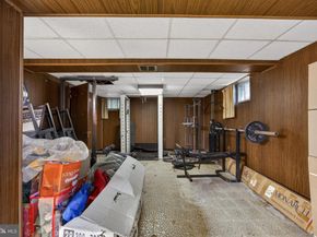 463 Pinewood Road, Philadelphia PA 19116