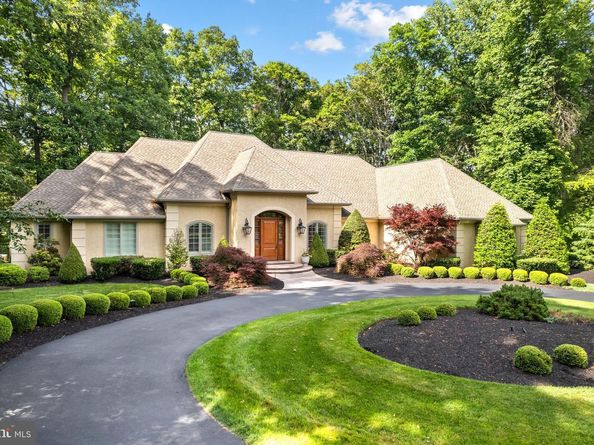 1990 Woodside Road, Yardley PA 19067