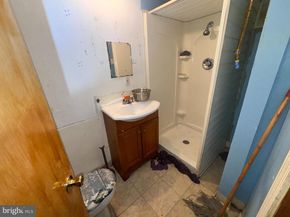 528 Geneva Avenue, Philadelphia PA 19120