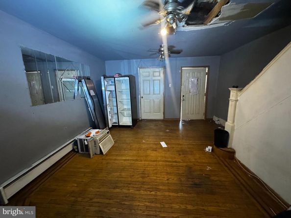 528 Geneva Avenue, Philadelphia PA 19120