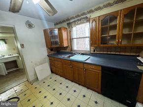 528 Geneva Avenue, Philadelphia PA 19120