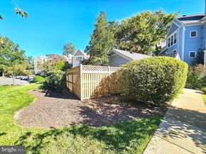 7660 Willow Point Drive, Falls Church VA 22042