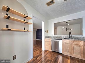 7660 Willow Point Drive, Falls Church VA 22042