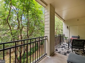 1367C Garden Wall Circle 710, Reston VA 20194